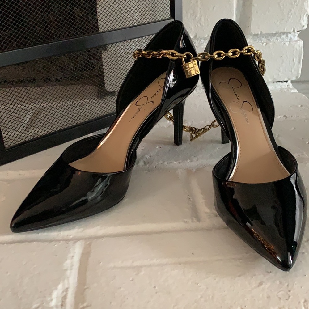 Size 7.5 women’s heels, worn once.